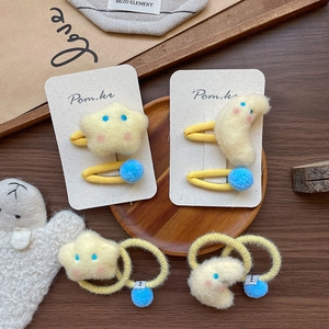 Ensemble mignon de pinces à cheveux en peluche étoile et lune avec broderie fine