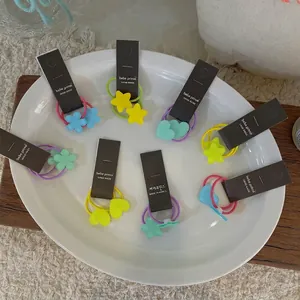 Lot de chouchous élastiques pour enfants avec pendentifs étoiles et cœurs colorés