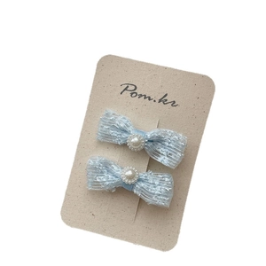 Lot de deux barrettes à cheveux en dentelle bleu clair pour enfants avec perles centrales
