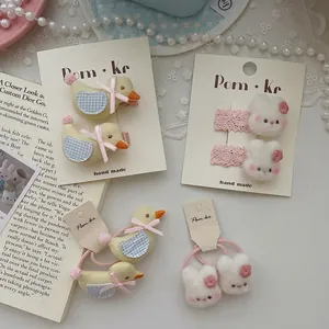 Set de pinzas para el pelo de peluche con patito y conejito y flores bordadas para niñas