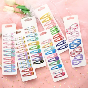 Set di fermagli per capelli BB da 5 cm con stampe a cartoni animati su sfondo rosa decorato