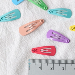 Set of 3cm colorful metal snap hair clips for pets and babies in vibrant lacquer finish