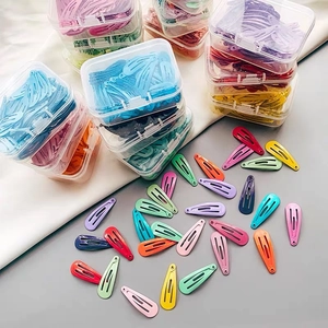 50er Set 3cm bunte Metall-Haarspangen für Mädchen in einer transparenten Aufbewahrungsbox
