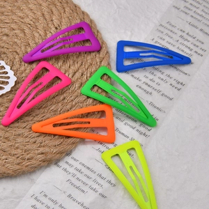 Lot de six barrettes à cheveux triangle BB aux couleurs néon mates dans des tons bonbons vifs