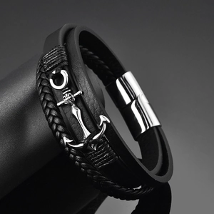 Mehrlagiges schwarzes geflochtenes Lederarmband für Herren mit poliertem Silberanker