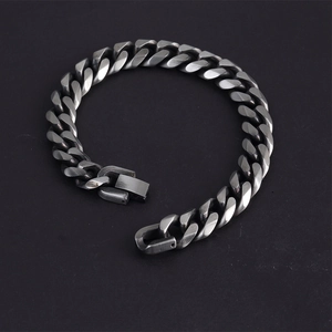 Retro stainless steel curb link bracelet for men with vintage finish and clasp closure