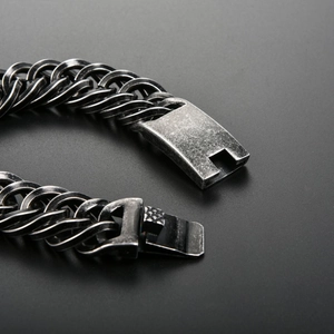 Bracciale da uomo punk vintage in acciaio inossidabile con chiusura industriale opaca