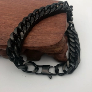 Men's hip hop black Cuban chain bracelet made of high quality matte stainless steel