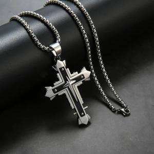 Dreilagige Herren Halskette mit Kreuzanhänger aus Edelstahl und Box-Kette im Punk-Stil