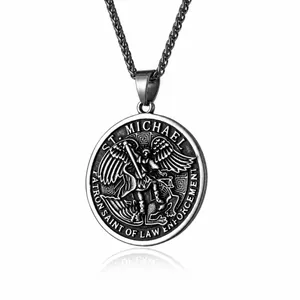 Collar retro de acero inoxidable con medalla de San Miguel, cadena de trigo y reflejo