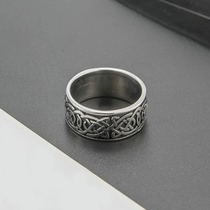 Bague Viking Nœud Celtique en Acier Inoxydable Vintage pour Hommes Bague Totem Rétro Punk Bijoux de Doigt Accessoire