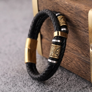Bracelet Viking nordique en cuir tressé multicouche avec fermoir magnétique en acier doré