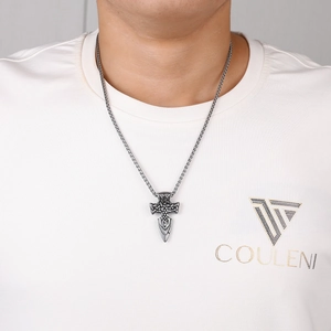 Collar con colgante de cruz de acero inoxidable vintage y nudo celta en cadena de metal