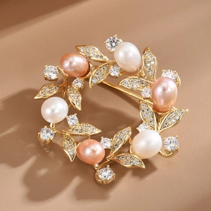 Luxus Kupfer Kranz Brosche Mit Süßwasserperle Zirkonia Eingelegt Gold Blatt Blume Girlande Pin Für Damen Schmuck Geschenk