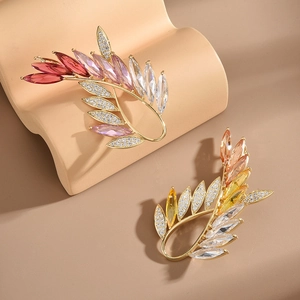 Vintage Copper Olive Branch Leaf Brooch For Women High Grade Zirconia Elegant Breastpin Dress Accessories Jewelry Gift