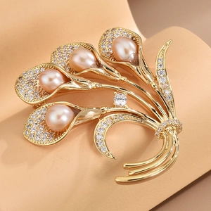 Élégante Broche Tulipe Plaquée Or pour Femmes Cuivre Zirconia Incrusté Perle d'Eau Douce Broche Florale Accessoire de Costume