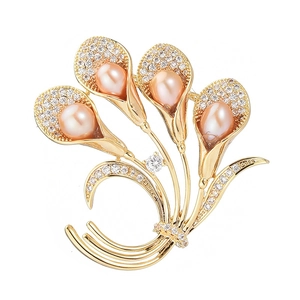 Élégante broche tulipe en or avec micro-pave de zircons et perles d'eau douce naturelles