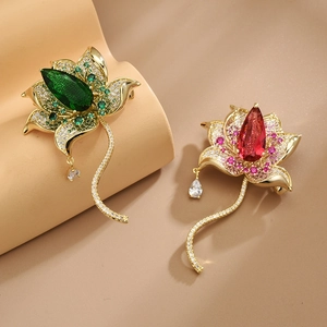 Luxury High-End Lotus Flower Brooch With Zirconia Crystal Inlaid Copper Gold Plated Dangle Corsage Pin For Women Party Jewelry
