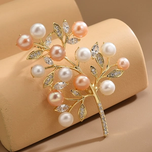 High-End Copper Branch Brooch For Women With Natural Freshwater Pearls And Zirconia Inlaid Elegant Suit Accessories Floral Jewelry Gift