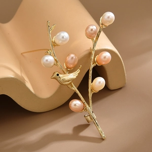 Elegant Copper Branch Bird Brooch With Freshwater Pearl Gold Decorative Pin For Women Suit Coat Jewelry Accessories