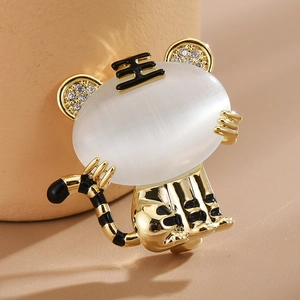 High-End Copper Cat's Eye Stone Tiger Brooch With Zircon Enamel Zodiac Animal Lapel Pins For Women Fashion Coat Accessory