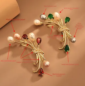Détails de broches fleur avec perles d'eau douce et oxydes de zirconium micro-sertis