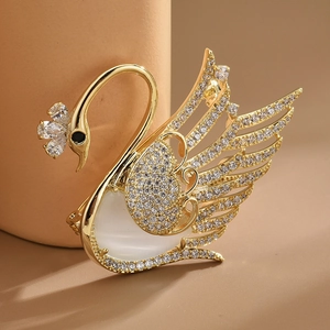 Elegant Zirconia Swan Brooch Gold Plated Copper Pin With Cat's Eye Stone For Women Wedding Party Korean Style Suit Accessory