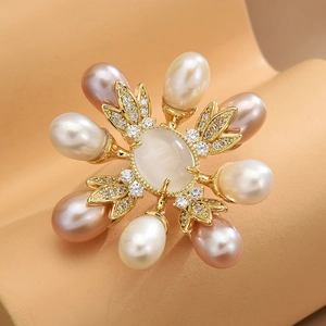 Women's Vintage Flower Brooch Copper Natural Freshwater Pearl Zirconia Opal Floral High Grade Jewelry Pin Accessory