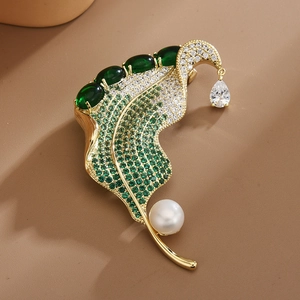 Elegant Gold Plated Copper Leaf Brooch For Women Featuring Green Zirconia And Artificial Pearl Vintage Luxury Jewelry Accessories
