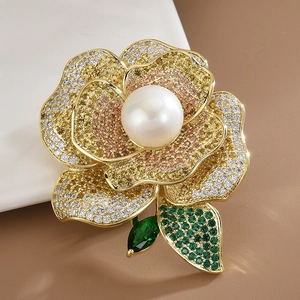 Élégante Broche Fleur de Rose en Zircon pour Femme Avec Grosse Fausse Künstliche Perle Pavée de Zircone Bijoux pour Robe de Mariée de Fête