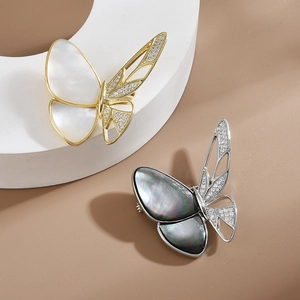 Elegant Copper Butterfly Brooch with Natural Mother of Artificial Pearl and Zircon Micro-inlaid High-end Corsage for Women Wedding Jewelry