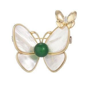 Broche papillon dorée élégante avec nacre blanche naturelle et pierre d'agate verte