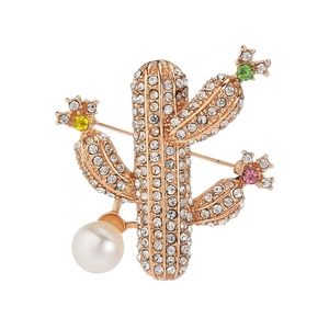Broche cactus dorée élégante avec des strass brillants et une perle blanche suspendue