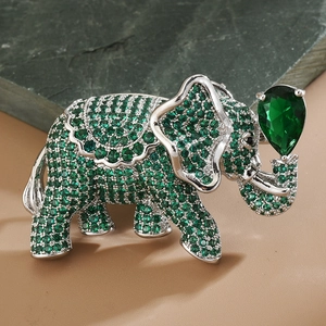 Spilla elefante elegante in argento con zirconi verdi e pietra preziosa
