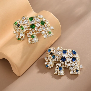 Broche Éléphant Élégante en Cuivre et Strass Épingle Animale pour Femmes Accessoire Bijoux de Mode pour Banquet