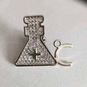 Fashion Rhinestone Science Lab Flask Beaker Brooch For Women High Grade Elegant Alloy Medical Chemistry Themed Lapel Pin Gift