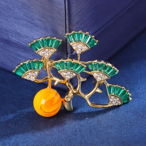 Exquisite pine tree brooch with emerald crystals and natural freshwater pearl