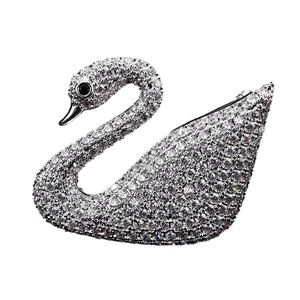 Eleganter Schwan-Anstecknadel mit silbernem Finish und funkelndem Kristall-Pavé-Besatz