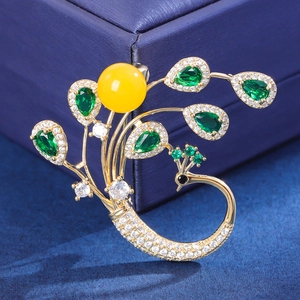 Broche Paon Élégante en Cuivre Plaqué Or Vert Émeraude Zirconia Perle Jaune Bijoux de Mode Vintage Cadeau Pour Femme