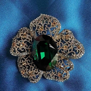 Vintage Emerald Green Zirconia Flower Brooch For Women High End Gold Plated Hollow Out Floral Pin Corsage Wedding Jewelry