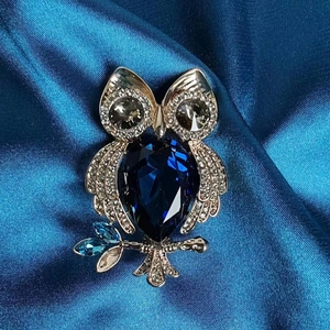 Broche Hibou de Luxe Avec Zirconia Bleu Roi Alliage Or Vintage Broche Animale pour Femme Bijoux de Banquet Cadeau