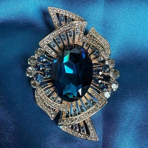 Vintage Royal Blue Oval Zirconia Brooch For Women High End Alloy Gold Plated Crystal Corsage Pin For Wedding Party Jewelry