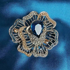 Vintage Elegant Alloy Rose Flower Brooch With Deep Blue Zirconia Water Drop Large Rhinestone Pin For Women Coat Accessories