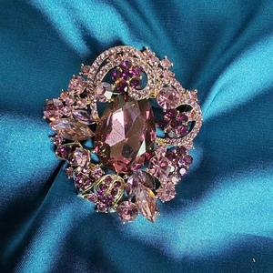 Luxury Vintage Purple Zirconia Flower Brooch For Women Gold Plated Alloy Crystal Corsage Elegant Wedding Party Jewelry Accessories