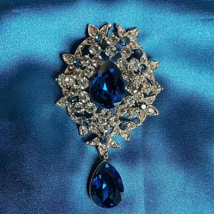 Broche Vintage en Zirconia Bleu Foncé pour Femmes Alliage Goutte d'Eau Strass Floral Corsage Élégant Mariage Bijoux