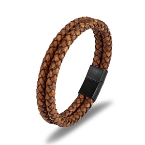 Bracelet homme en cuir tressé marron avec fermoir magnétique en acier inoxydable noir mat