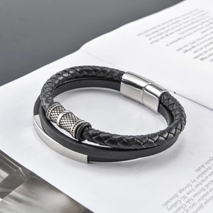 Mehrlagiges schwarzes Lederarmband für Herren mit silbernem Edelstahl-Magnetverschluss