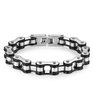 Détail du bracelet chaîne de vélo en acier inoxydable punk aux maillons noir et argent