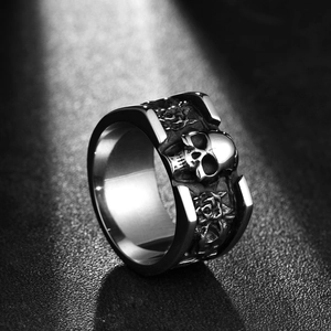 Retro punk square skull ring for men in stainless steel with detailed rose carvings