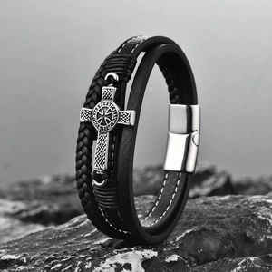 Bracelet Homme Vintage Punk en Cuir Tressé Multicouche Avec Pendentif Croix en Acier Inoxydable Fermoir Magnétique Biker